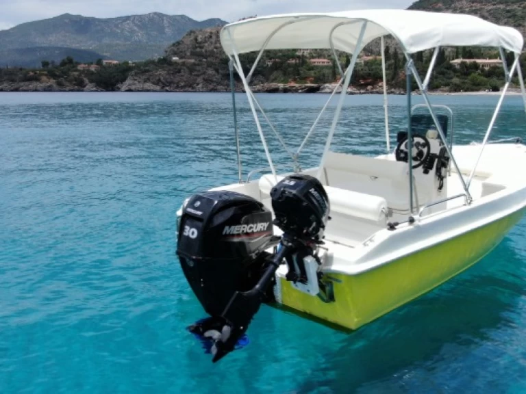 Motorová loď k pronájmu v Kardamýli za nejlepší cenu