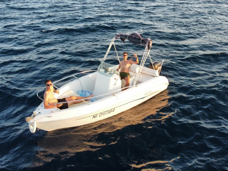 Pronájem Motorová loď Aquamar s licencí