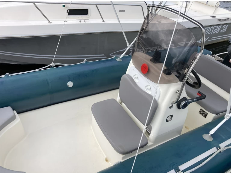 Pronájem lodi Bombard Sunrider 550 v Sanguinet na Samboatu