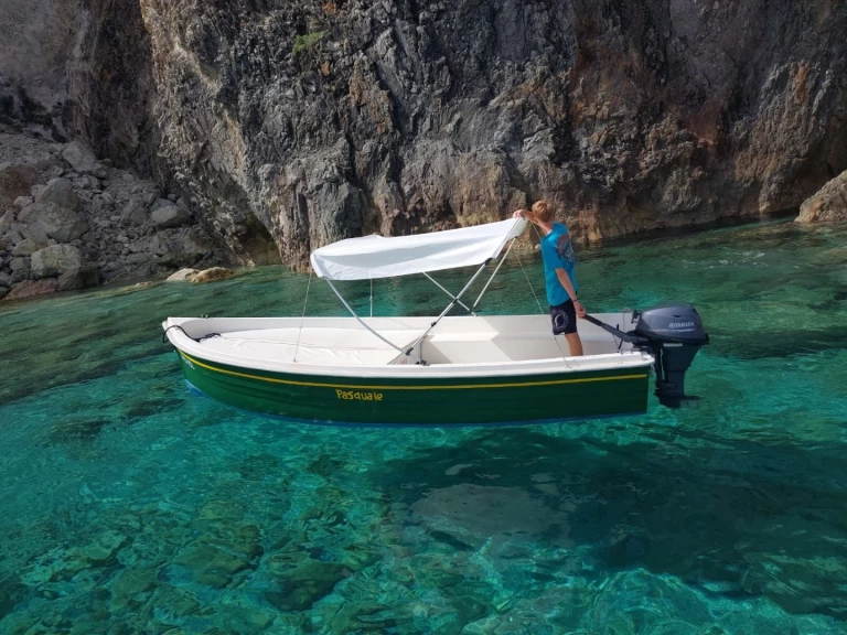 Pronájem Motorová loď Nautis s licencí