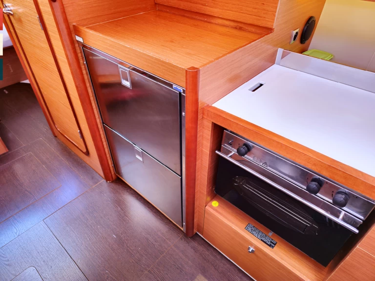 Pronájem lodi Kaštel Gomilica lákavé ceny Dufour 390 Grand Large