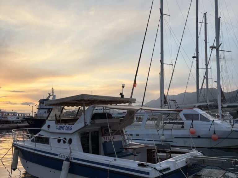 Pronájem lodi Rio Rio 1000 Fly v Bar na Samboatu