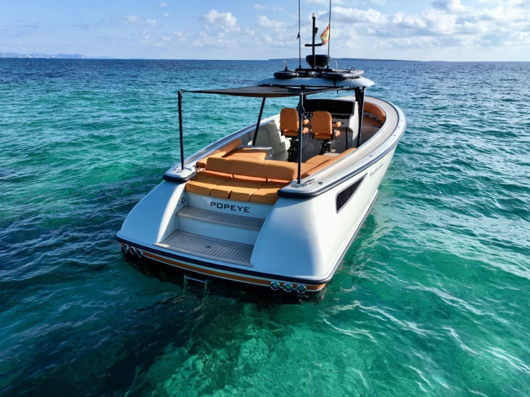 Motorová loď k pronájmu v Ibiza Town za nejlepší cenu