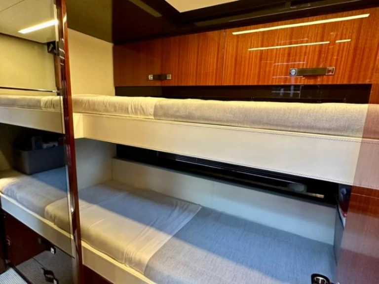 Pronajmout si RIVA RIVALE 56 NEXT LEVEL v Santa Eularia des Riu