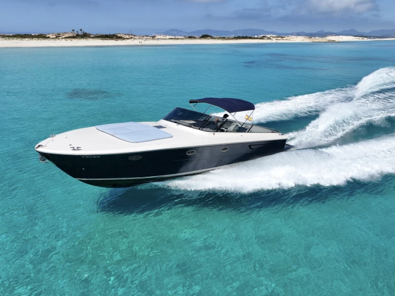 Pronájem Motorová loď ITAMA 40 s licencí