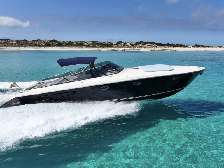 ITAMA 40 SWEET CAROLINE jednotlivci a charterové společnosti v Santa Eularia des Riu