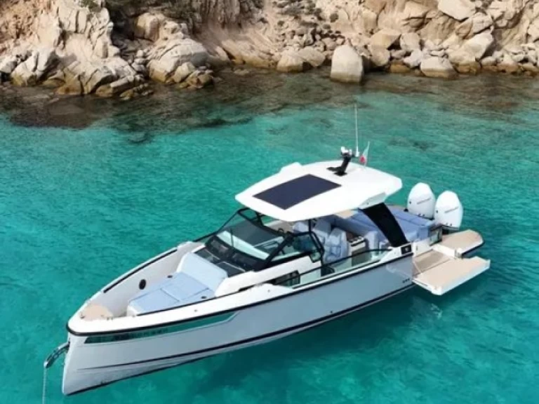 Pronájem lodi Juan-les-Pins lákavé ceny Saxdor 320 GTO