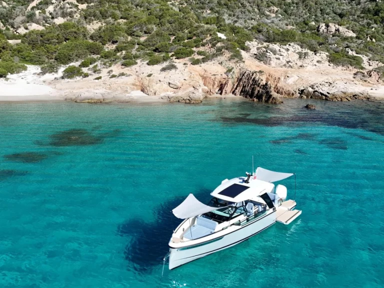 Pronájem Jachta Saxdor s licencí