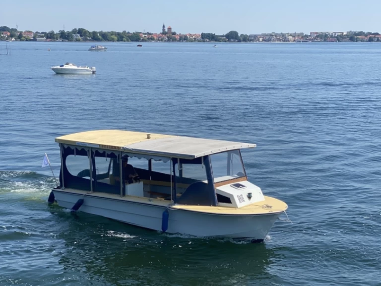Pronájem lodi Waren (Müritz) lákavé ceny Barkasse
