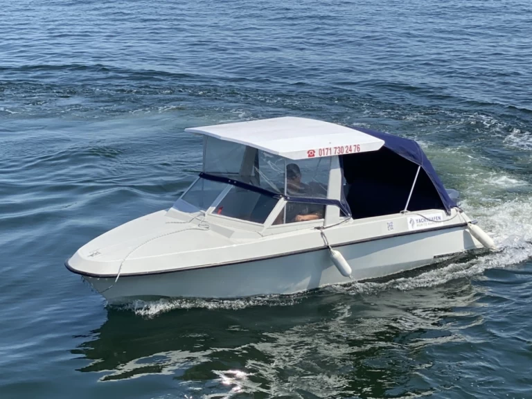 Říční loď k pronájmu v Waren (Müritz) za nejlepší cenu