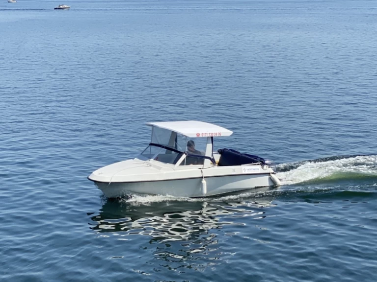 Pronajmout si Tagescharter Lotus v Waren (Müritz)