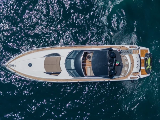 Pronajmout Jachta se skipperem či ne Sunseeker v Neapol