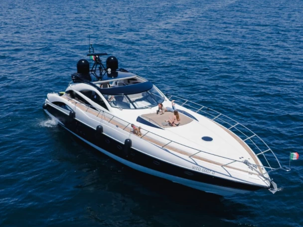 Pronájem Jachta Sunseeker s licencí