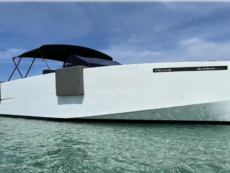 Pronájem lodi Ibiza Town lákavé ceny D33 Open