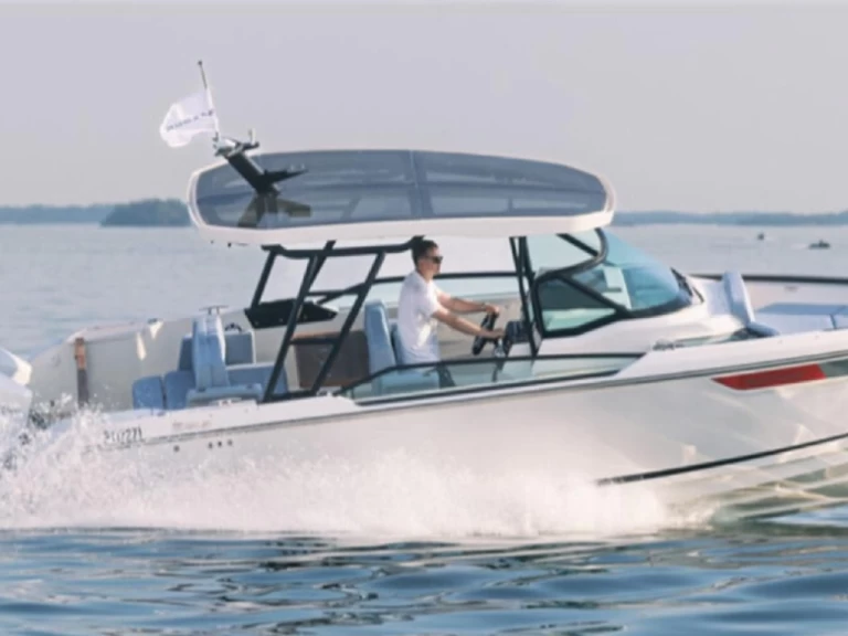 Motorová loď k pronájmu v Ibiza Town za nejlepší cenu