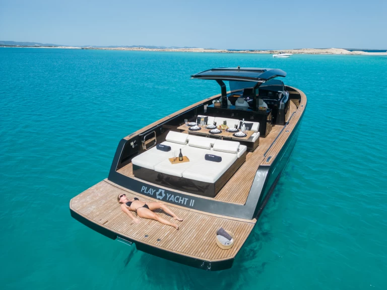 Pronájem Motorová loď Pardo Yachts s licencí