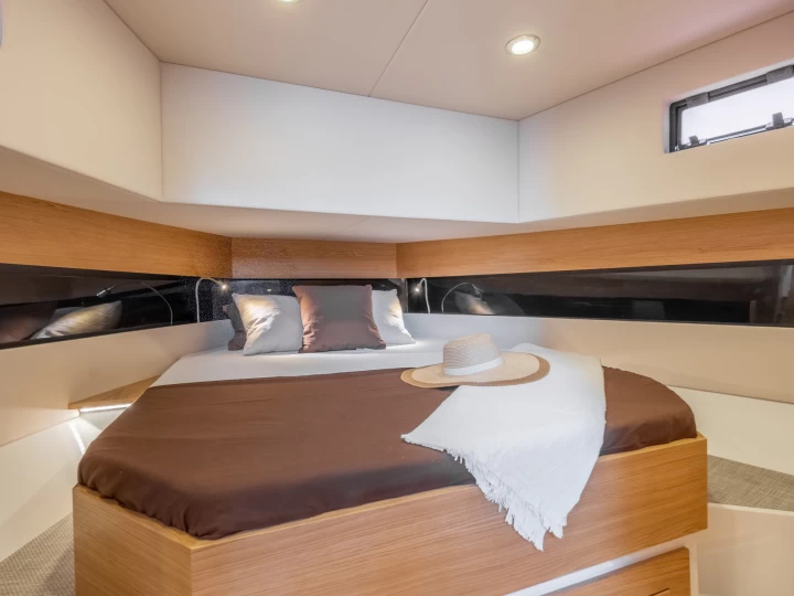 Motorová loď k pronájmu v Ibiza Town za nejlepší cenu