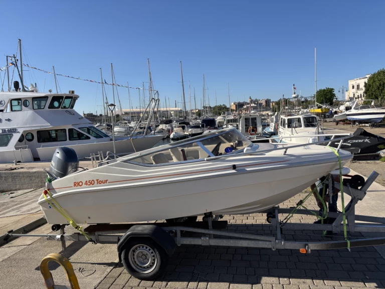 Rio Rio 450 Tour jednotlivci a charterové společnosti v Venice