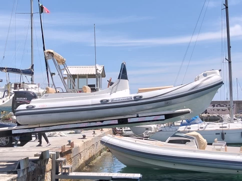 Pronajmout Polotuhá loď se skipperem či ne Lord  v Palermo