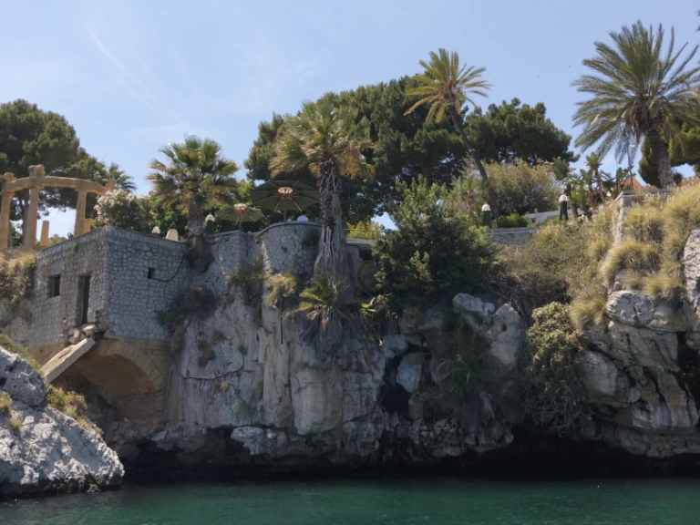 Pronájem Polotuhá loď Lord  s licencí