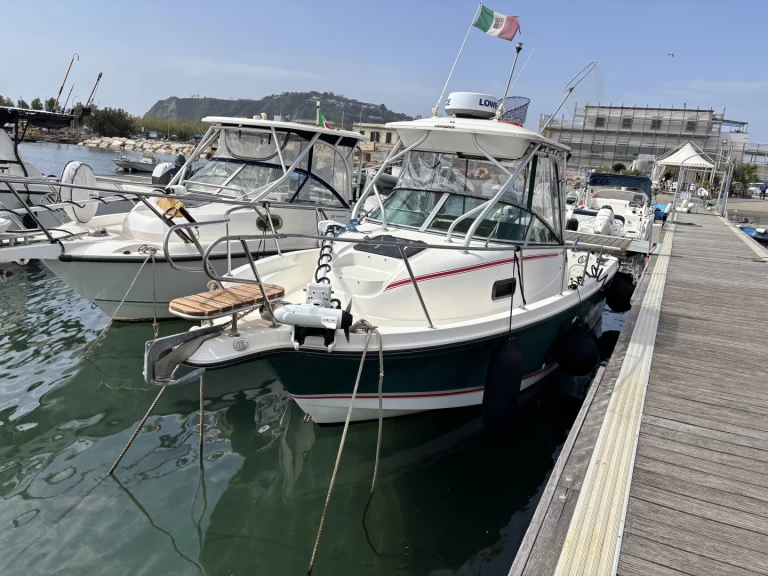 Bayliner Trophy 2302 WA Special Peche jednotlivci a charterové společnosti v Bacoli