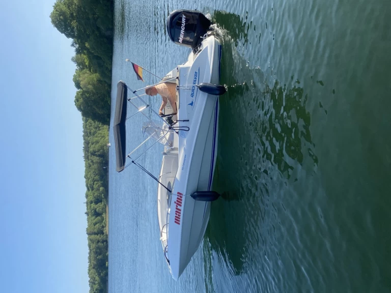 Říční loď k pronájmu v Waren (Müritz) za nejlepší cenu