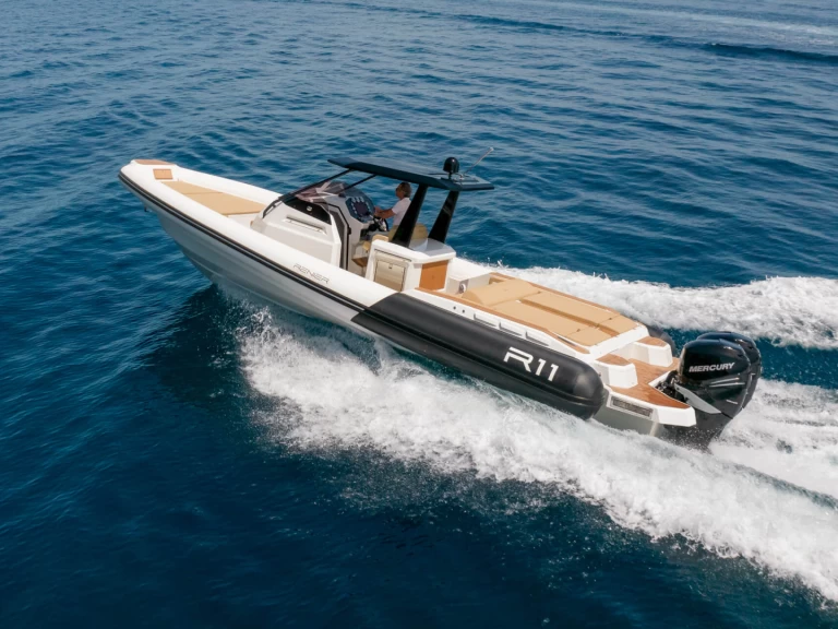 Renier R11 jednotlivci a charterové společnosti v Taormina