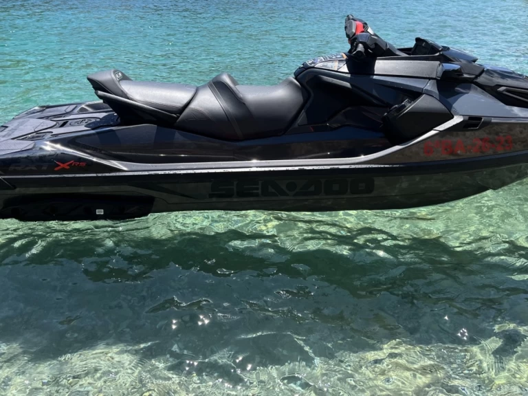 Pronajmout Vodní skútr se skipperem či ne Sea-Doo v Santa Eularia des Riu