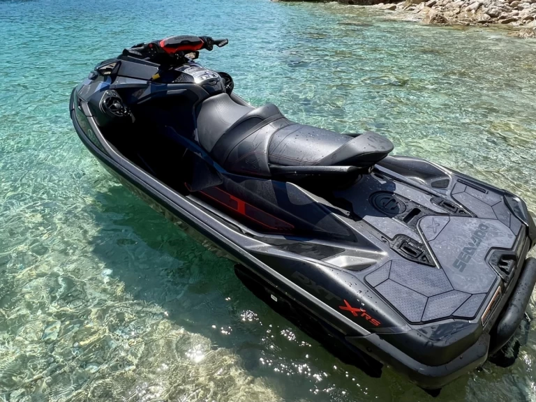 Pronájem Vodní skútr Sea-Doo s licencí