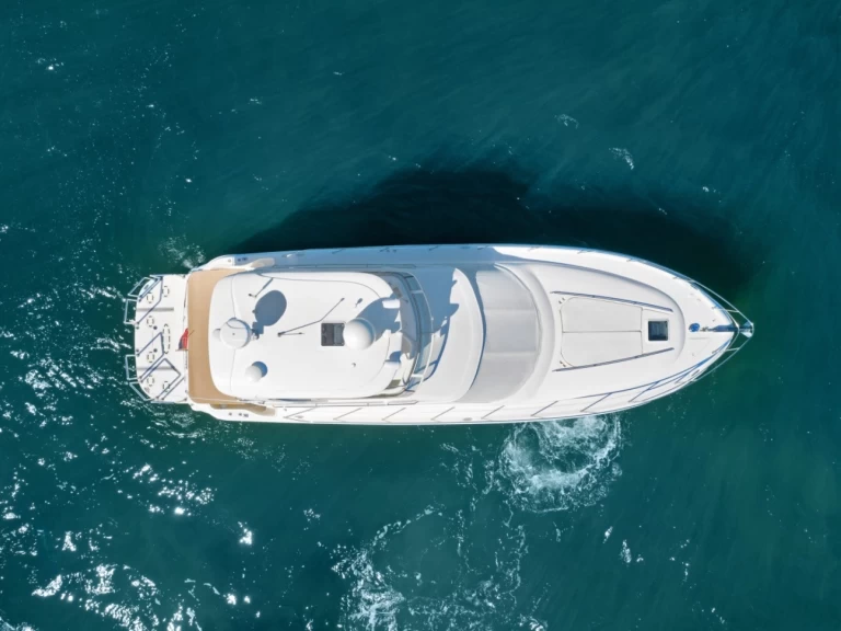 Pronájem jachty v Miami -Sea Ray Sea Ray 550 Sedan Bridge na Samboatu