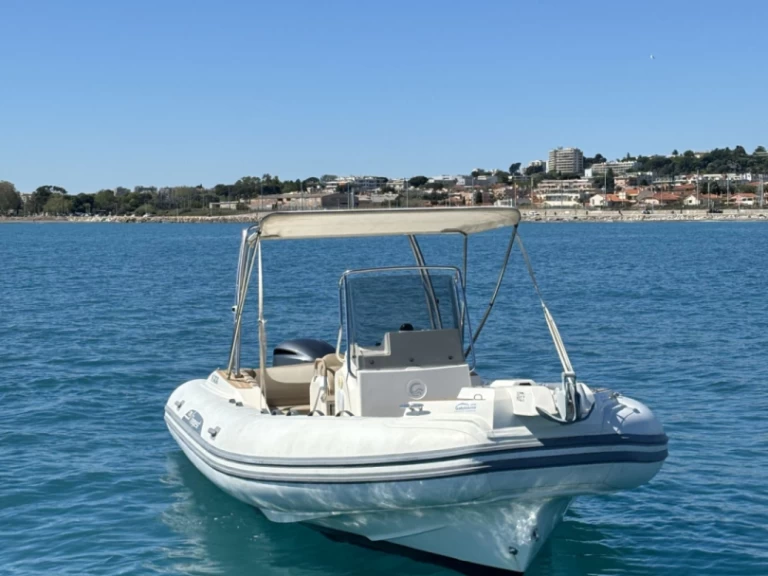 Pronájem Polotuhá loď v Antibes -Capelli Tempest 775