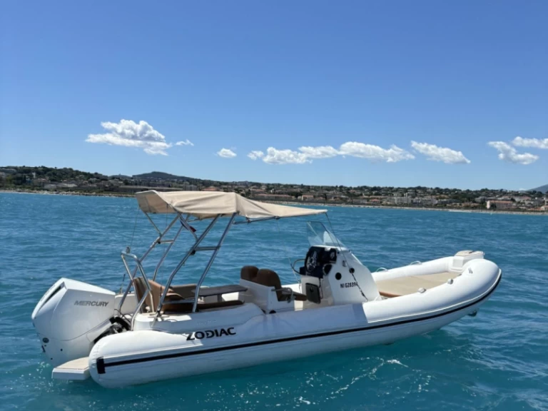 Zodiac Medline 6.8 jednotlivci a charterové společnosti v Antibes