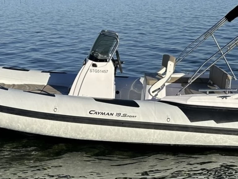 Pronájem jachty v Marine de Sant'Ambrogio -Ranieri cayman na Samboatu