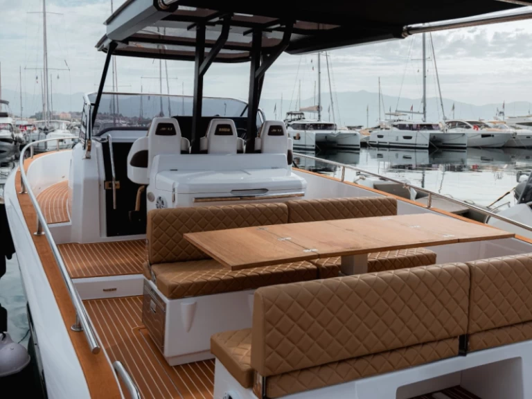 Pronájem lodi Salpa AVANGARDE 1.1 v Porticcio na Samboatu