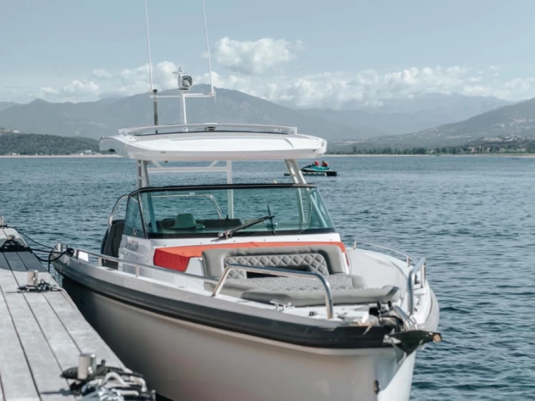 Pronájem lodi Axopar Axopar 37 v Ajaccio na Samboatu