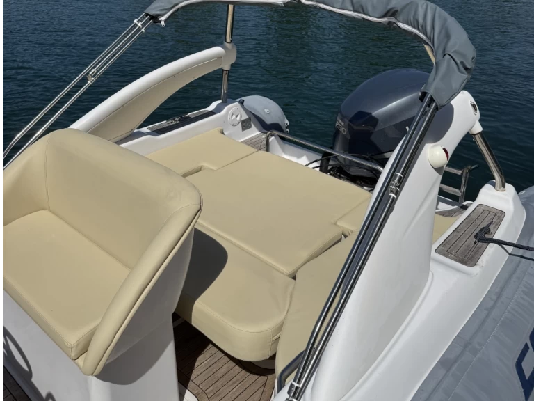 Pronajmout si Sacs Sacs S 780 v Mandelieu-la-Napoule