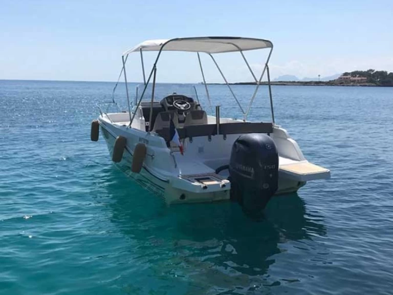 Jeanneau Cap Camarat 6.5 Style jednotlivci a charterové společnosti v Antibes