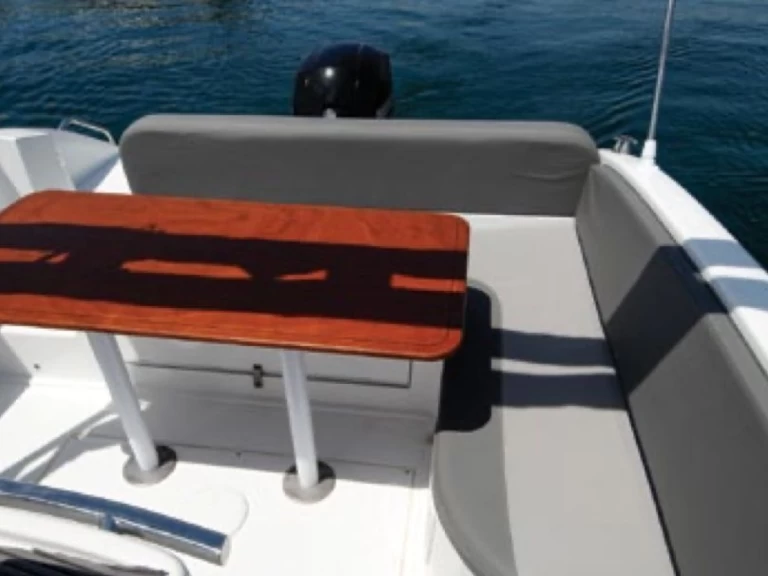 Pronajmout si Selva SELVA - SUN DECK CLASSIC LINE SD 7.0 CABIN v Latchi