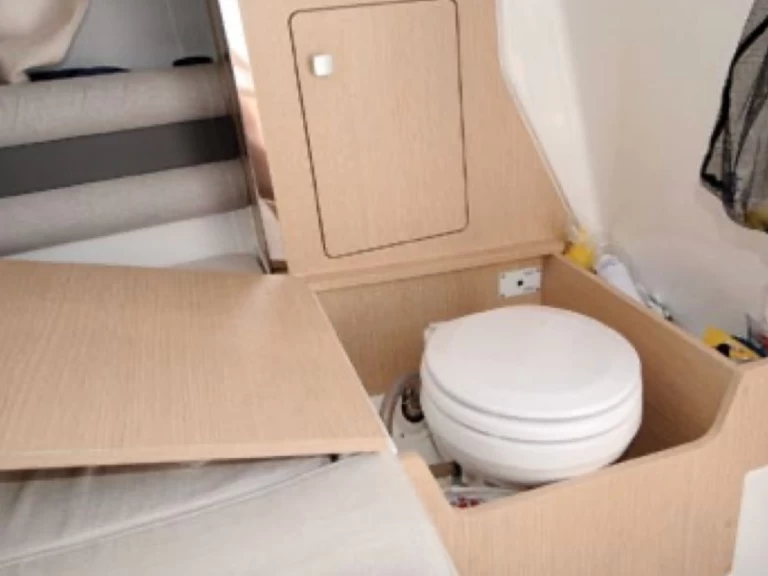 Pronájem lodi Latchi lákavé ceny SELVA - SUN DECK CLASSIC LINE SD 7.0 CABIN