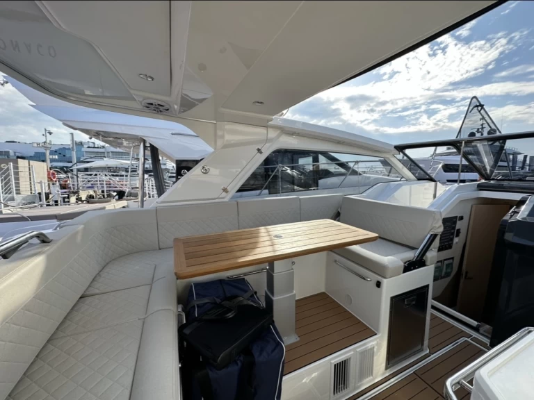 Pronajmout Motorová loď se skipperem či ne Parker v Marine de Sant'Ambrogio