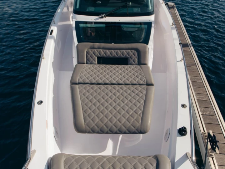 Motorová loď k pronájmu v Ajaccio za nejlepší cenu