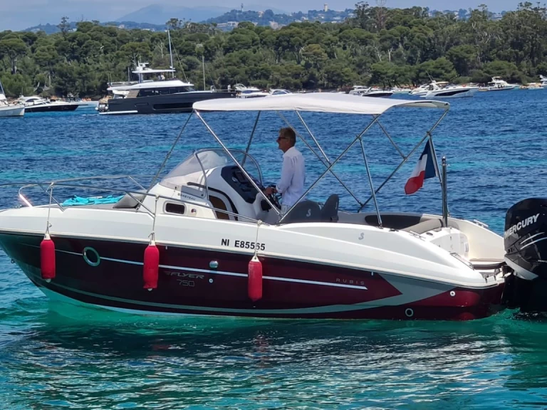 Pronájem Motorová loď v Cannes -Bénéteau Flyer 750 Sun Deck Rubis