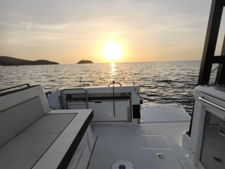 Pronájem jachty v Les Trois-Îlets -Jeanneau Cap Camarat 9.0 WA na Samboatu