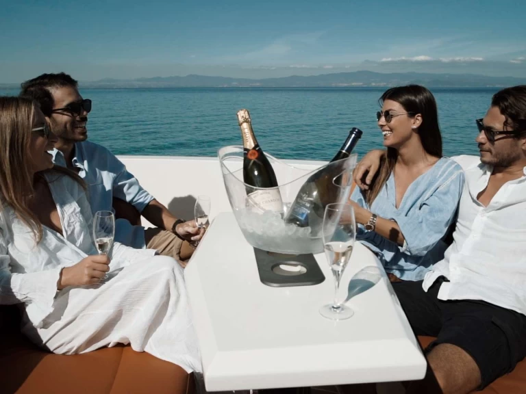 Jachta k pronájmu v Benítses za nejlepší cenu