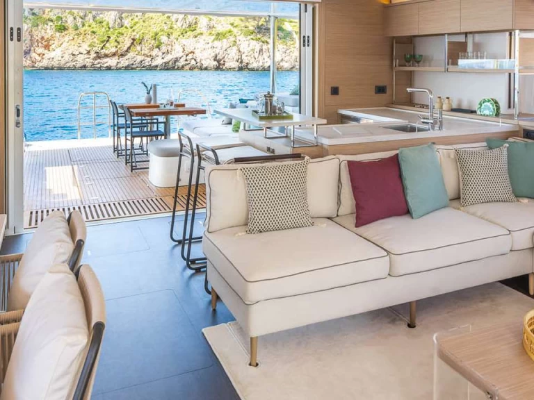 Pronájem lodi Lagoon Sofia v Olbia na Samboatu