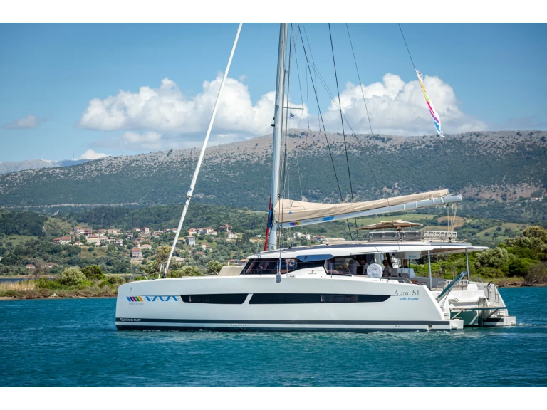 Pronájem lodi Lefkáda lákavé ceny Aura 51