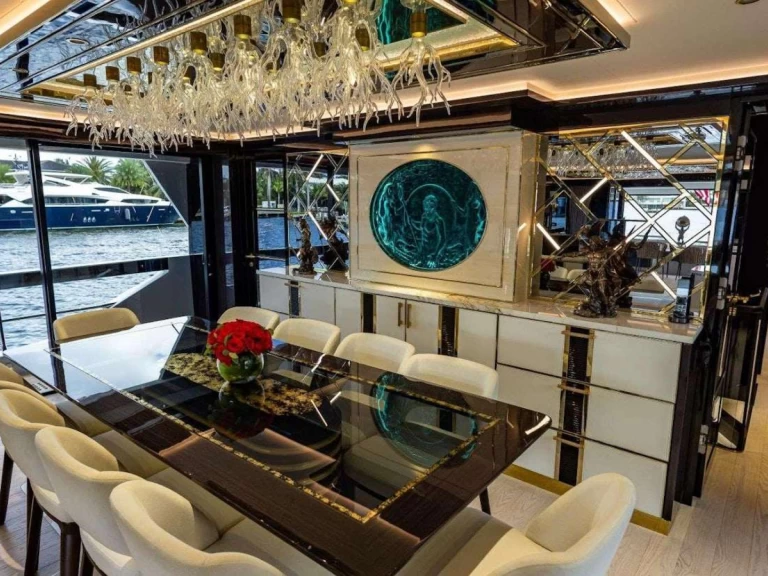 Pronajmout si Selene Olympus v Miami