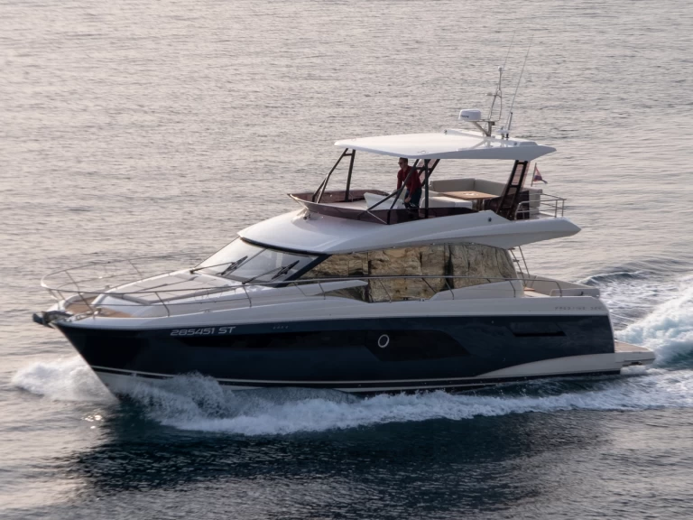 Pronájem Jachta v Split -Jeanneau Prestige 520 Flybridge - 3 + 1 cab.