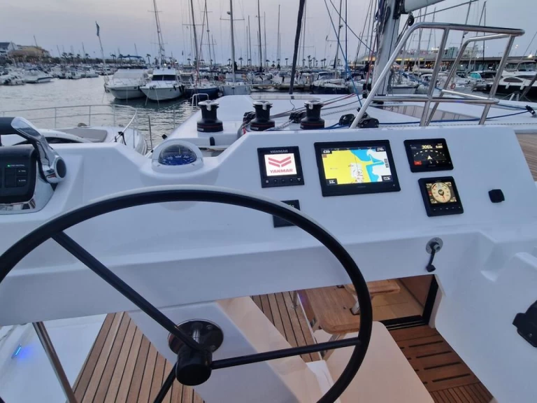 Aventura Aventura 45 jednotlivci a charterové společnosti v Pirovac