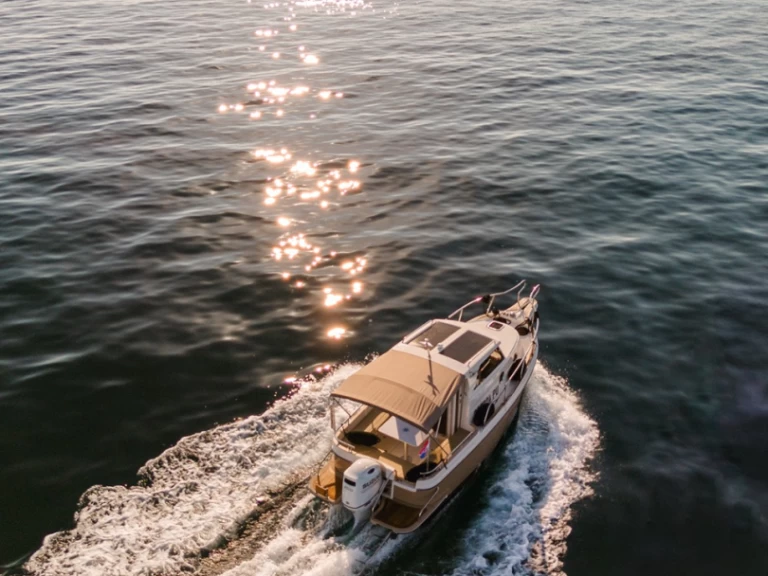 Pronájem lodi Leidi Leidi 660 v Pula na Samboatu